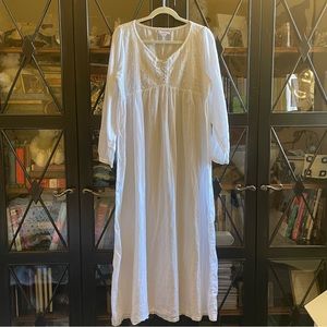 April Cornell nightgown M